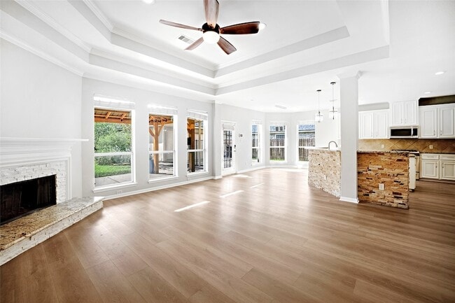 Building Photo - 13707 Elm Shores Dr