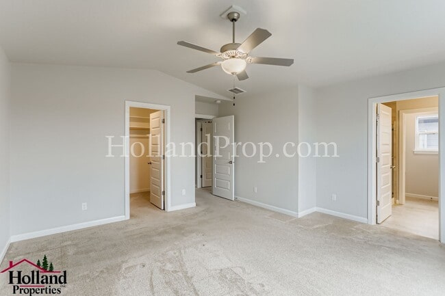 Building Photo - ** Stunning 5-Bedroom, with Pergola! Move in special $300 off first month rent*** NEW PRICE at $2...