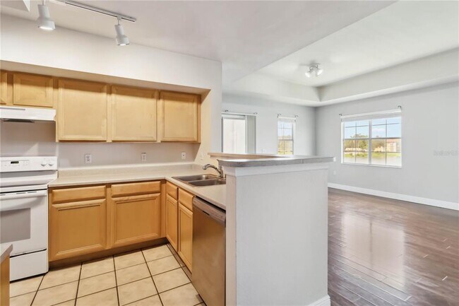 Building Photo - 1025 Villagio Cir