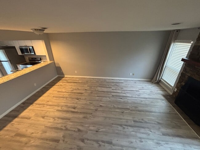 Building Photo - 7203 Woods Crossing Dr