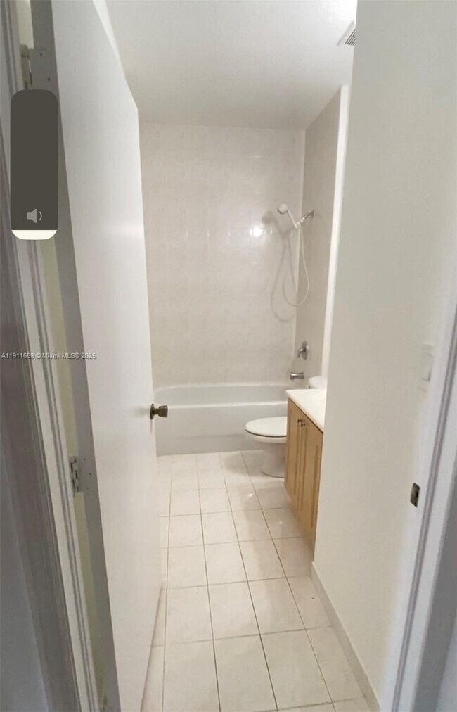 Building Photo - 919 SW 143rd Terrace