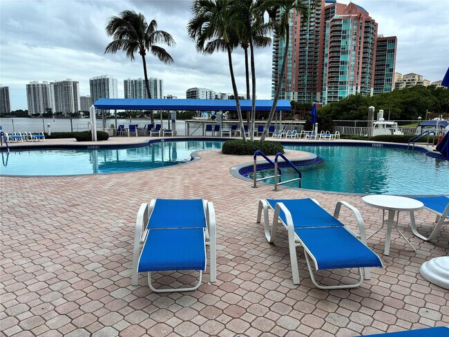 Building Photo - 3530 Mystic Pointe Dr