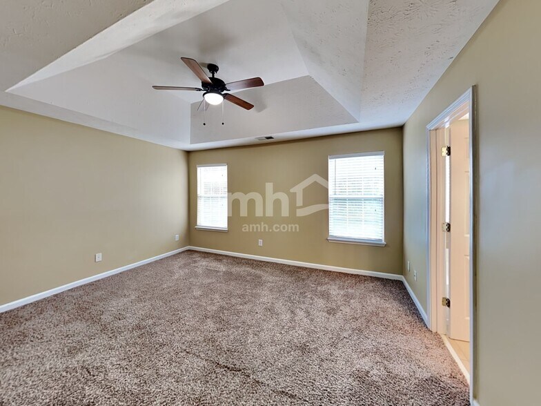 Building Photo - 2766 Lake Park Rdg E