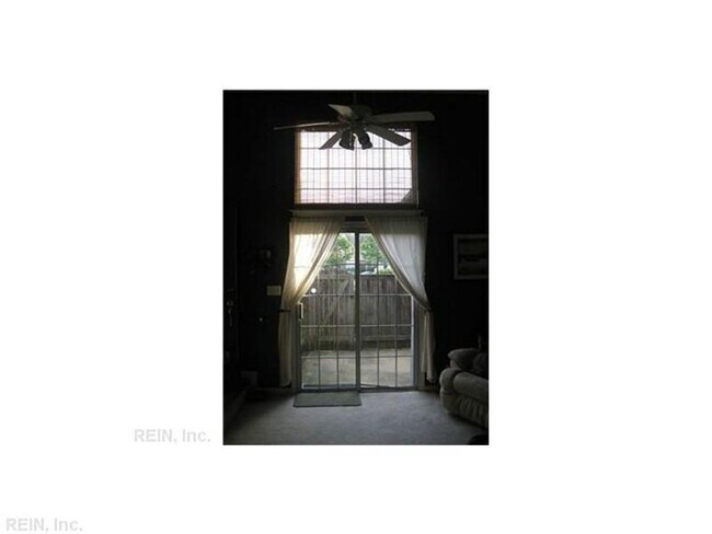 Building Photo - 212 Fireweed Ct