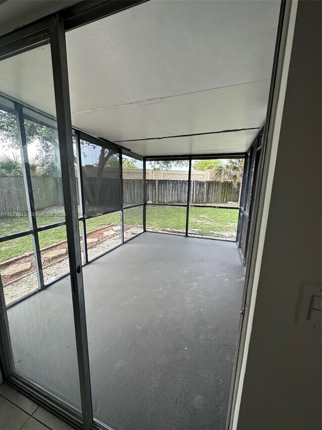 Building Photo - 1701 SW 83rd Terrace