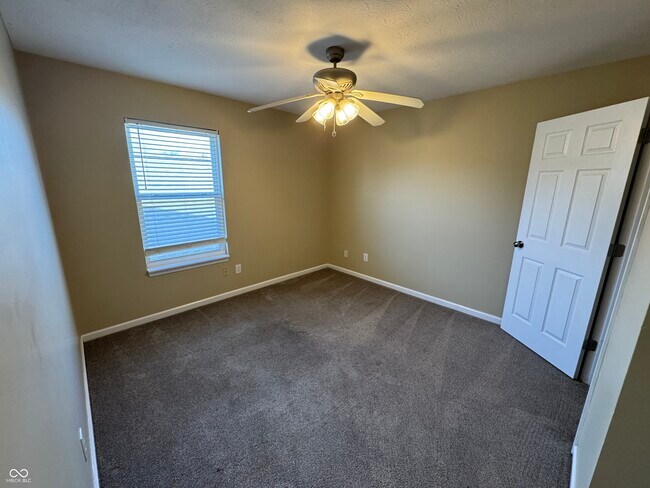 Building Photo - 120 Gazebo Dr