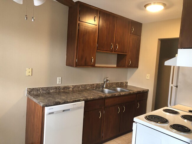 Building Photo - 1640 Cumberland St