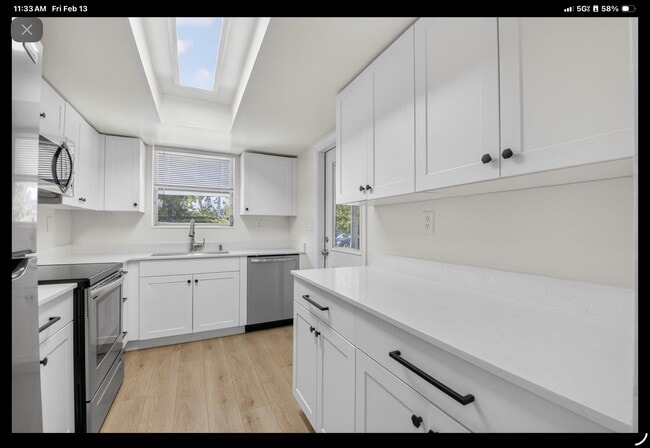 Building Photo - 5844 Western Way