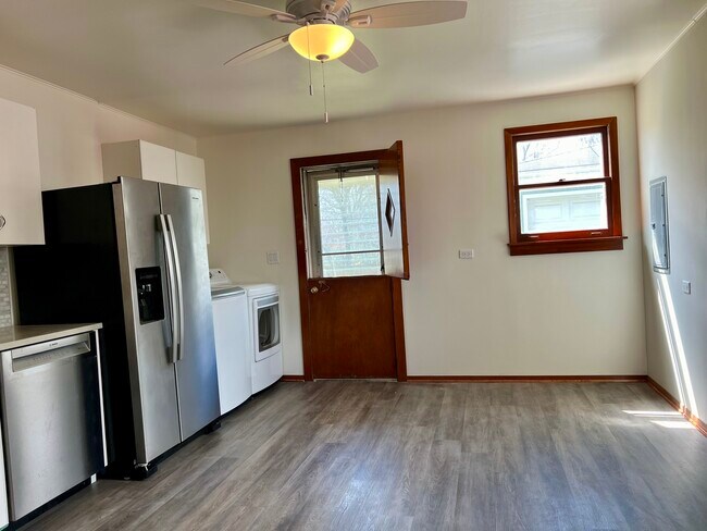 Building Photo - 2107 Quail Ln
