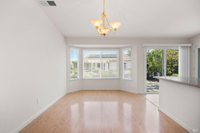 Building Photo - 332 Watson Hollow Dr