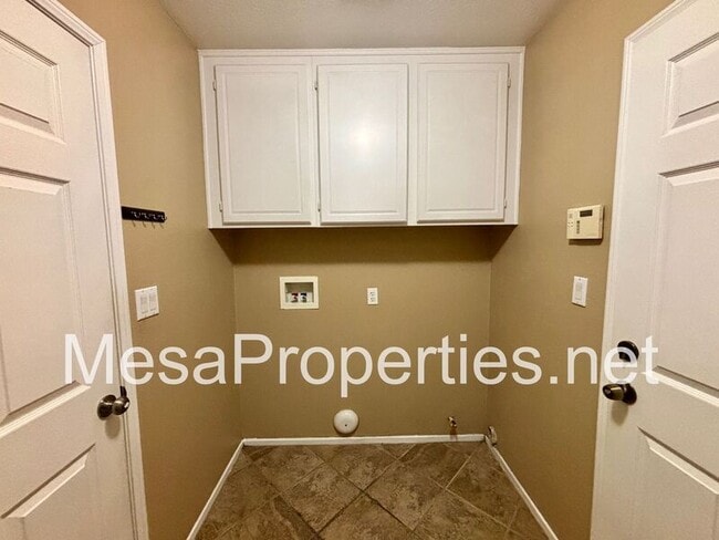 Building Photo - 15471 American Way