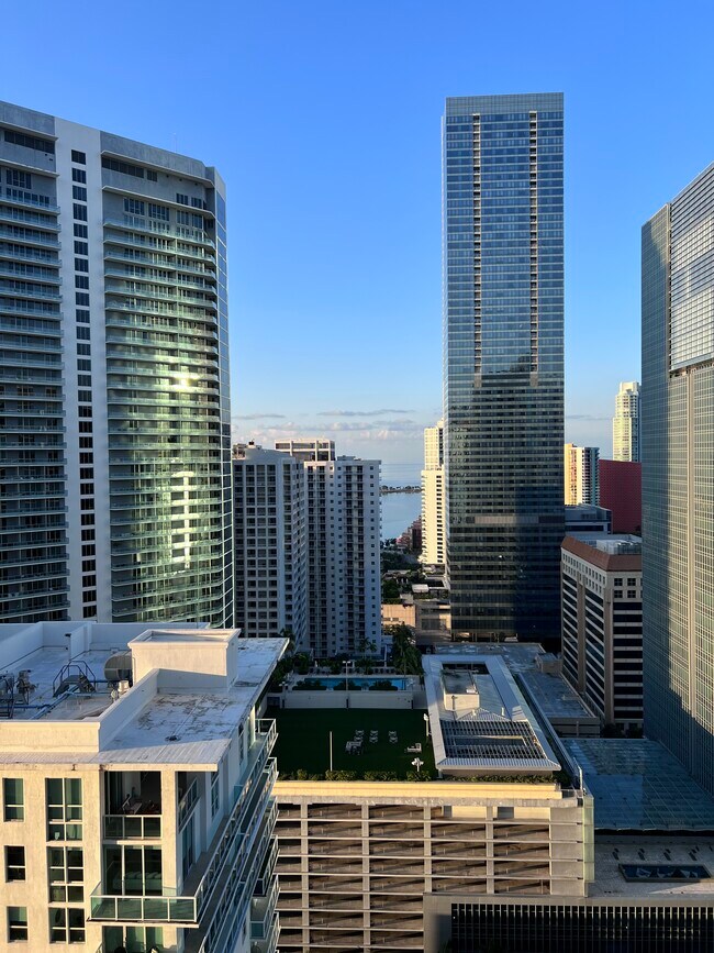Building Photo - 1200 Brickell Bay Dr