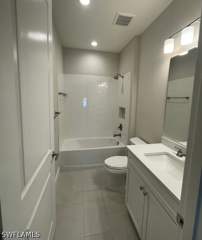 Building Photo - 4600 Skysail Dr