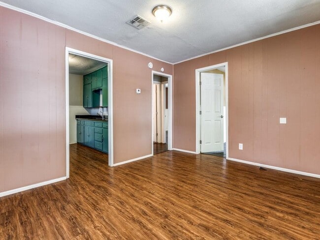 Building Photo - 1136 Garland Ave