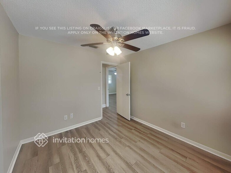 Building Photo - 2240 Kansas St