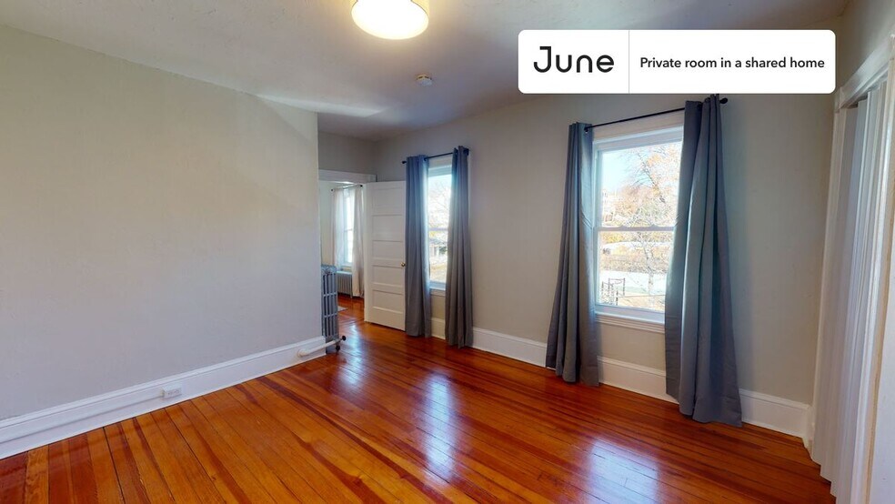 Building Photo - Room in Shared 3 bed/1 bath home