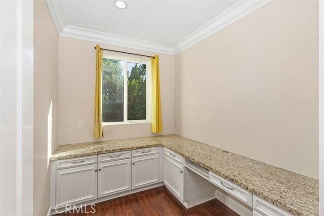 Building Photo - 2854 Alamitos Rd