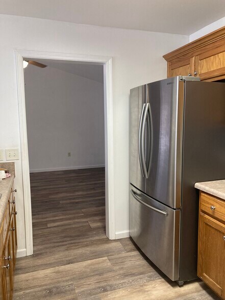 Building Photo - 7219 Pro Ln