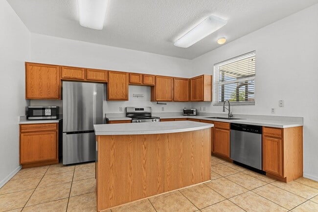 Building Photo - Perfect 4BR two story home with a Pool & Near Disney