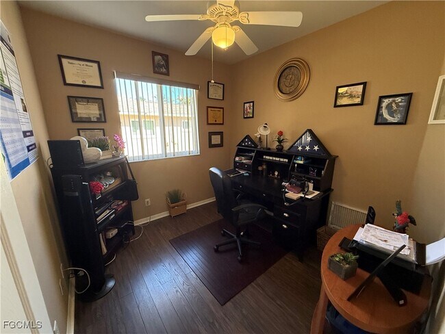 Building Photo - 3619 SW 6th Ave