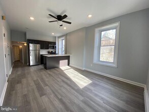 Building Photo - 21 E Price St