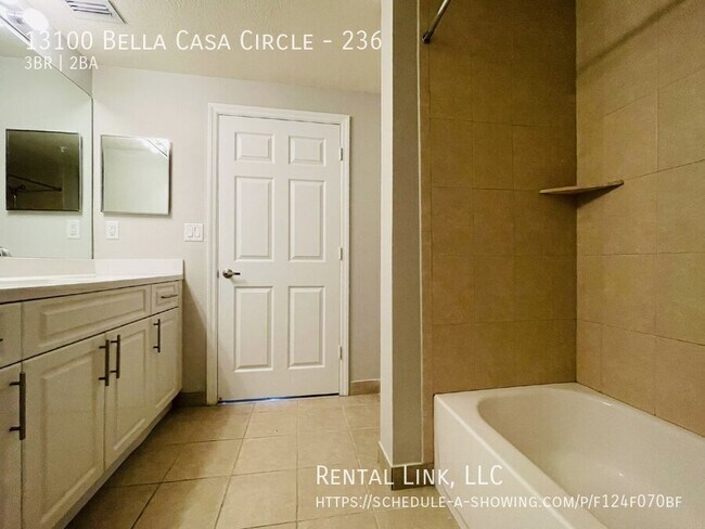 Building Photo - 13100 Bella Casa Cir