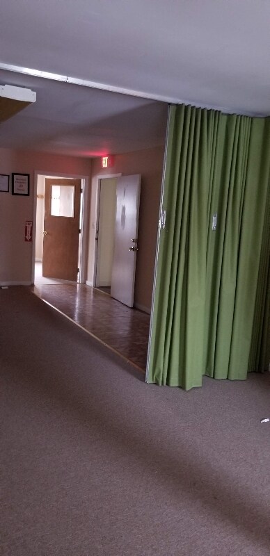 Building Photo - 39 Mine St