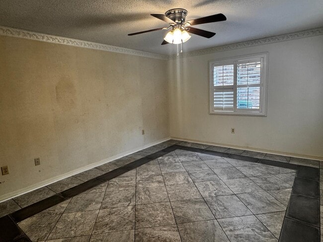 Building Photo - 806 Regatta Dr