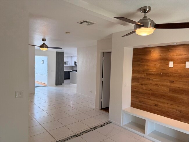 Building Photo - 51905 Avenida Velasco