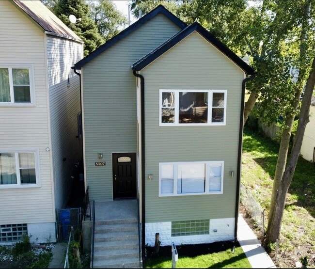 Primary Photo - 5307 S Marshfield Ave