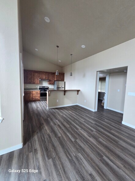 Building Photo - 4050 N US Highway 101