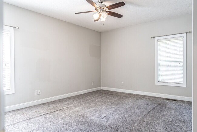 Building Photo - 167 Laurel Oak Ln