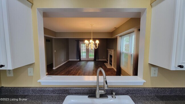 Building Photo - 10520 Bay Pointe Ct