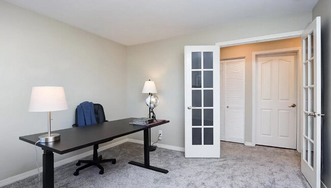 Building Photo - Beautiful Condo In Surprise Valley!