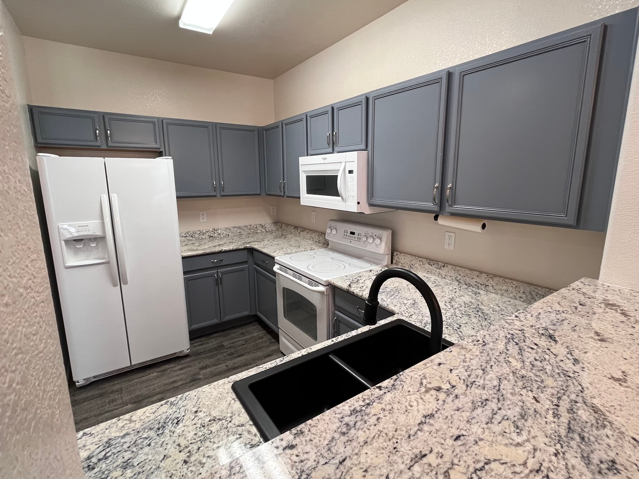 Building Photo - 1888 Reilly Grv