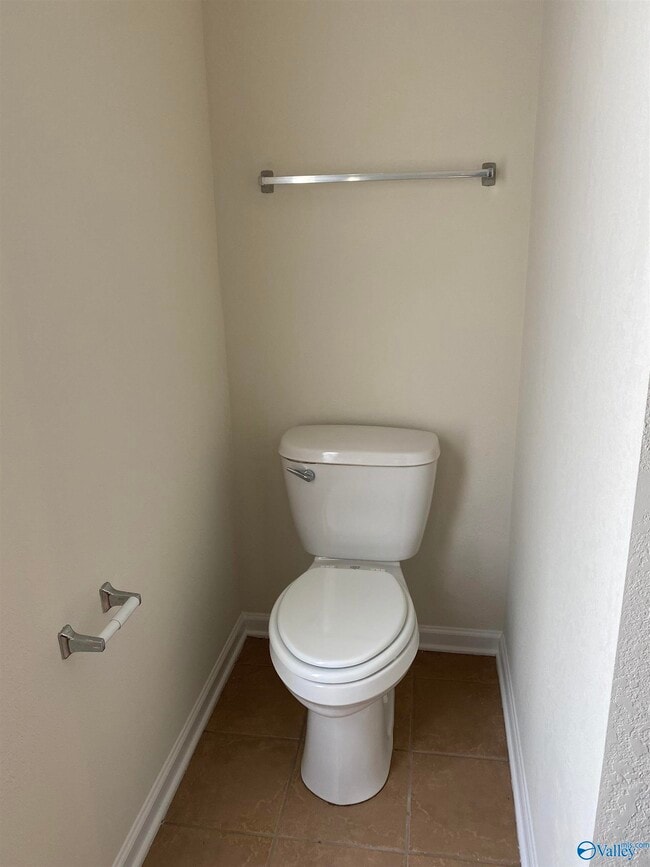 Building Photo - 3071 Lakeland Dr SW