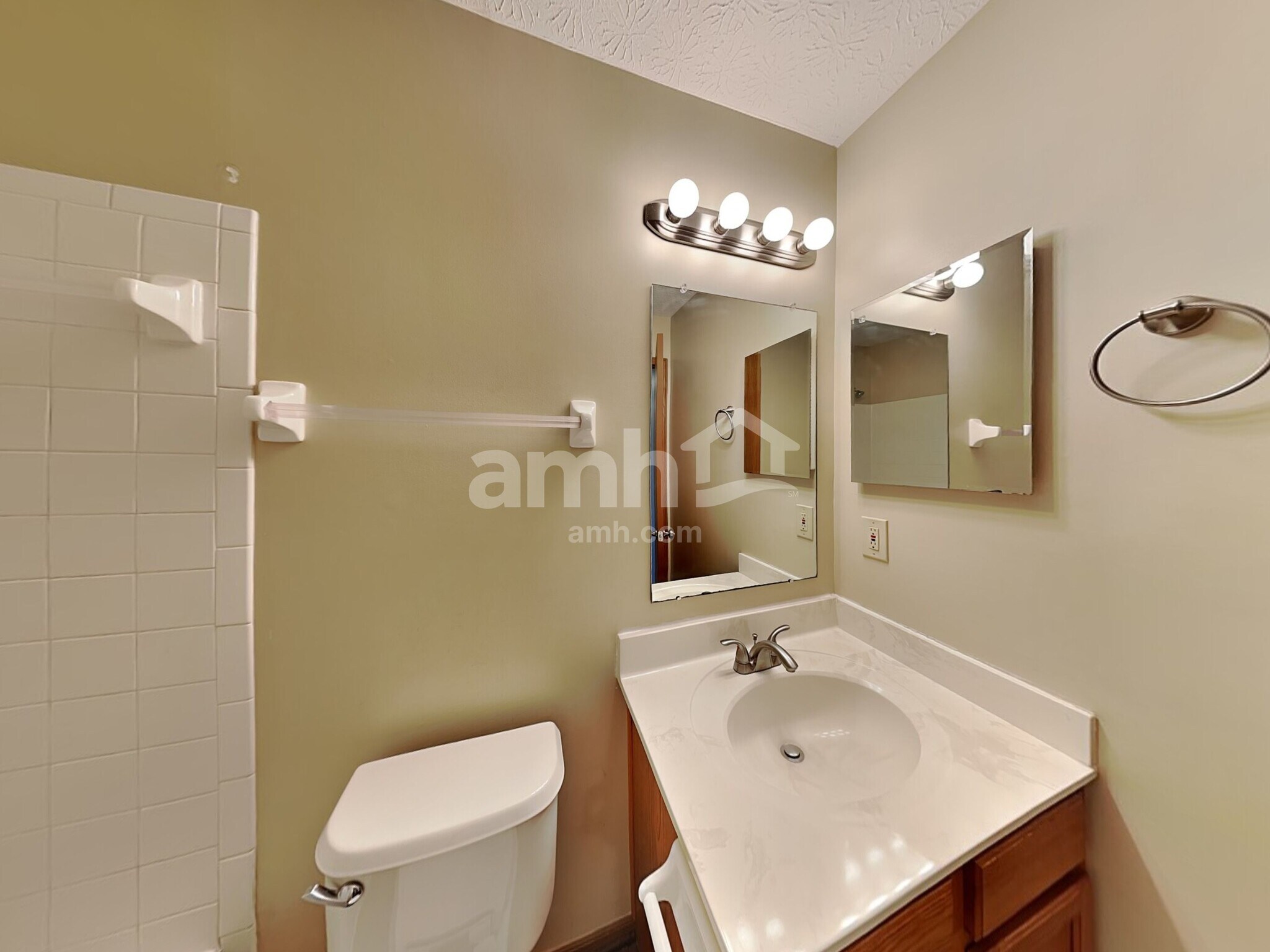 Building Photo - 344 Pataskala Ridge Dr SW