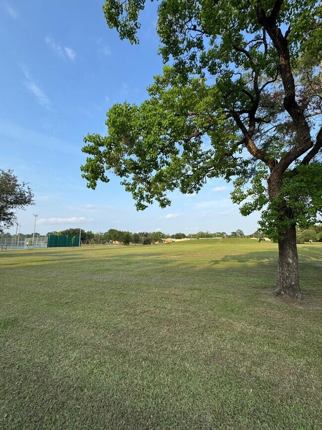 Building Photo - 8787 Brae Acres Rd