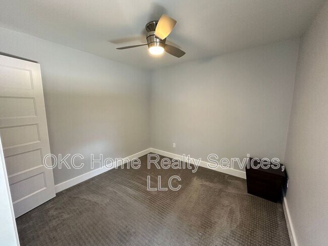 Building Photo - 2640 NW 34th St