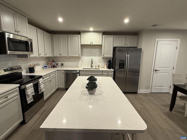 Building Photo - 5175 Lazy Branch Ln