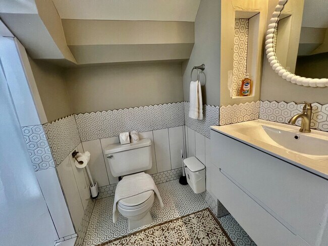 Building Photo - 11850 Sunrise Valley Dr