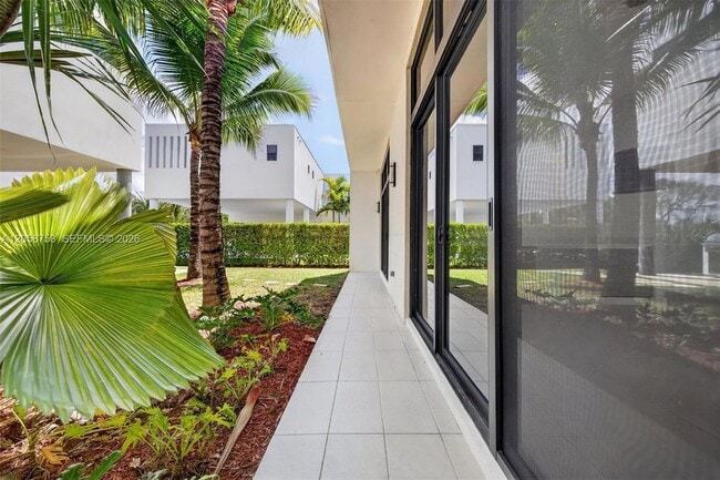 Building Photo - 16709 Botaniko Dr N