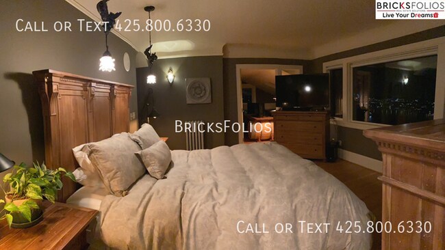 Building Photo - Wake Up to Lake Union – Tudor Home in Prim...