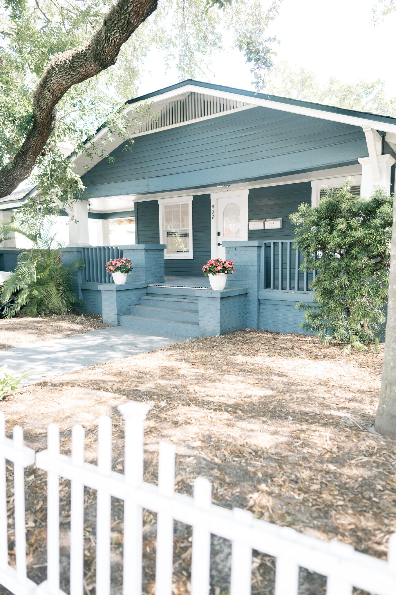 Building Photo - 902 W Columbus Dr