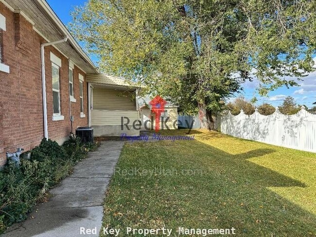 Building Photo - 130 S 100 W