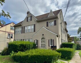 Building Photo - 53 Treat Ave