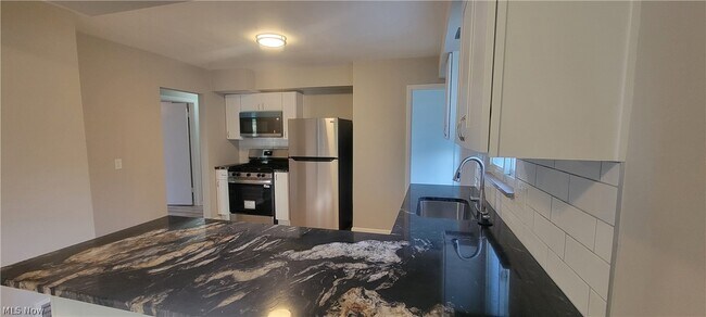 Building Photo - 4852 E 81st St