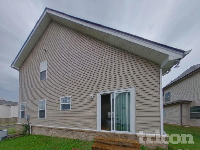 Building Photo - 1444 Bern Dr