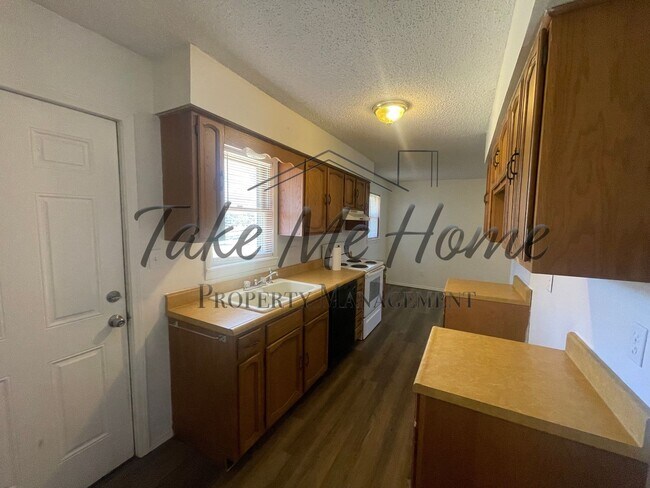 Building Photo - IDEAL LOCATION! 3-Bed, 2-Bath Home with 2-Car Garage in Kickapoo School District!