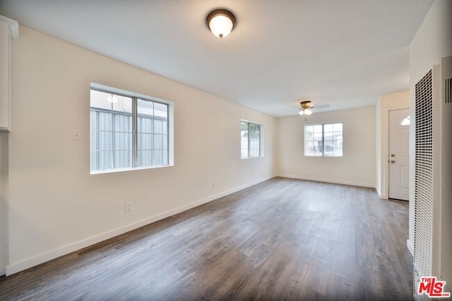 Building Photo - 7510 Avalon Blvd